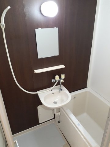 バス・シャワールーム　お風呂で日々の疲れを落としましょう