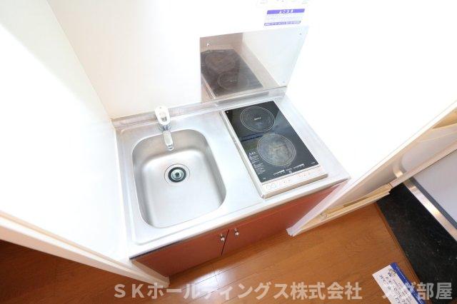 キッチン　お掃除らくらくの２口ラジエントヒーターを採用