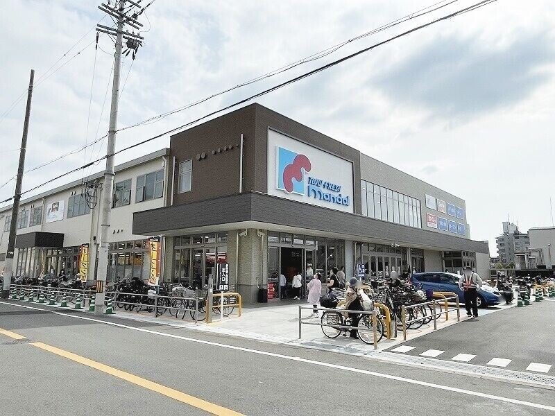 スーパー　万代巽南店（スーパー）まで596m