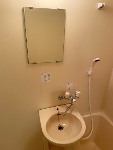 洗面設備　脱衣スペースもあります