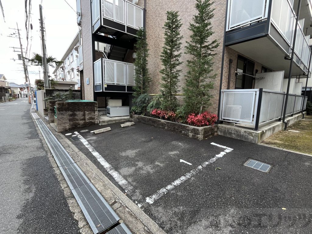 駐車場　駐車場