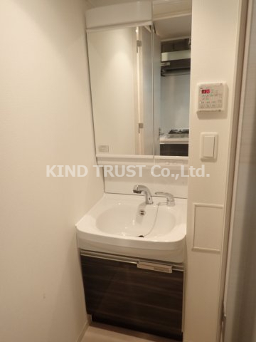 洗面設備　広い洗面スペース