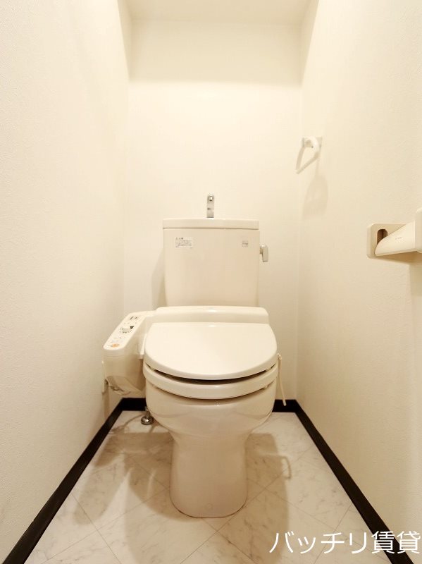 トイレ　※同マンション別部屋写真のため、現状優先。