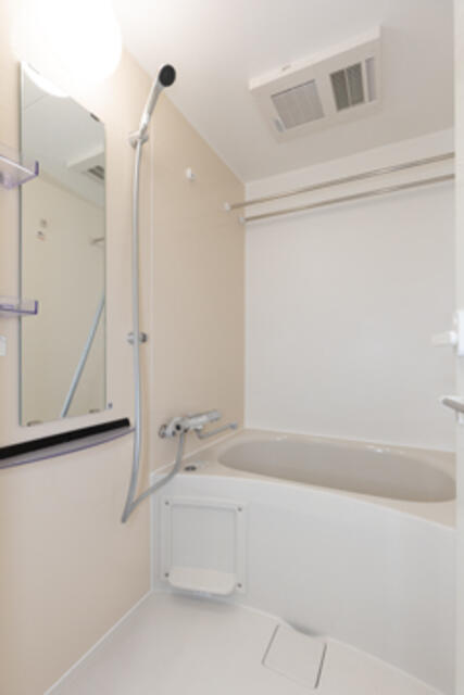 バス・シャワールーム　※写真は同タイプ住戸です。