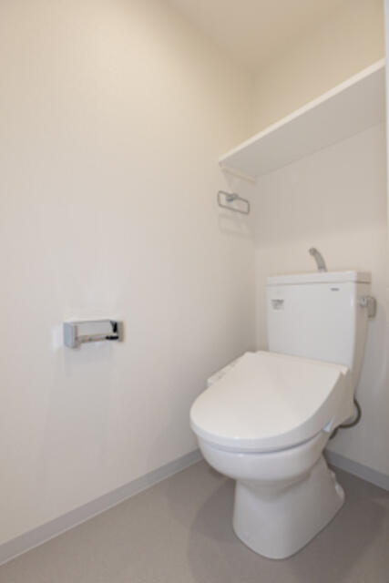トイレ　※写真は同タイプ住戸です。