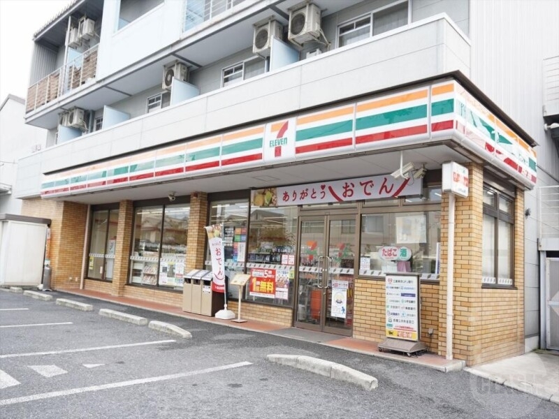 コンビニ　セブン-イレブン南吹田３丁目店（コンビニ）まで162m