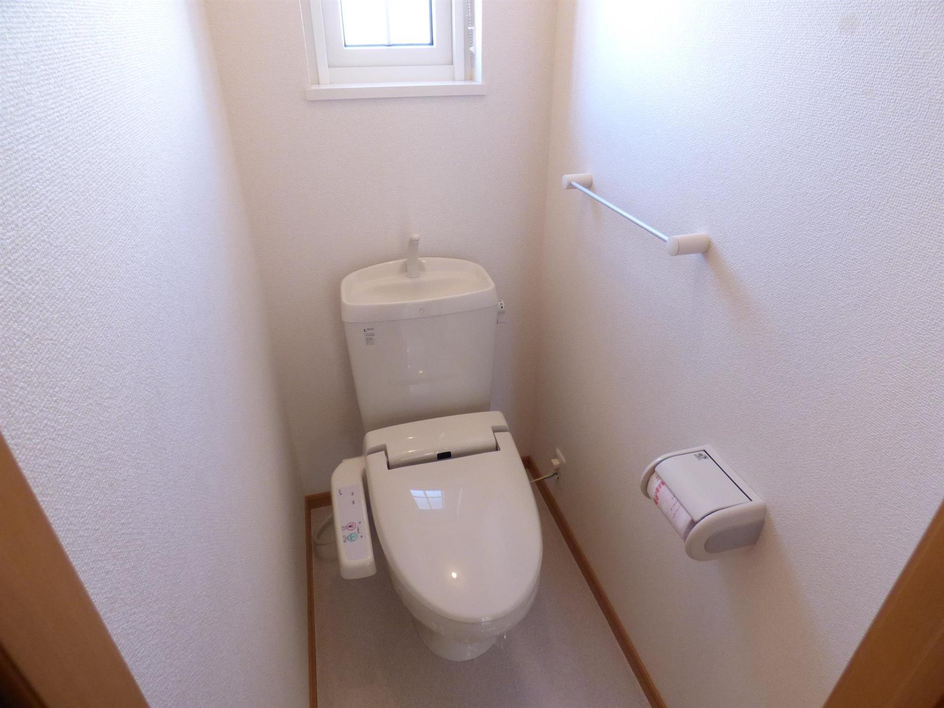 トイレ　温水洗浄暖房便座