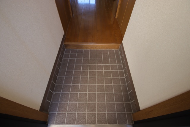 玄関　※別室の参考写真の為、現況優先です。