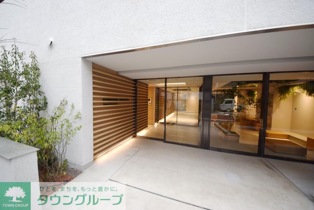 エントランス　庭