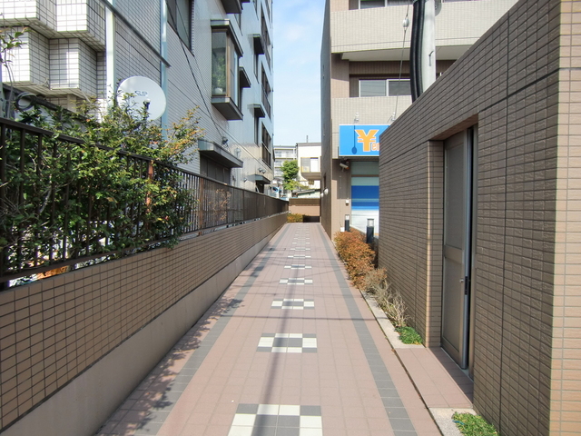 その他共有部分　エントランス前