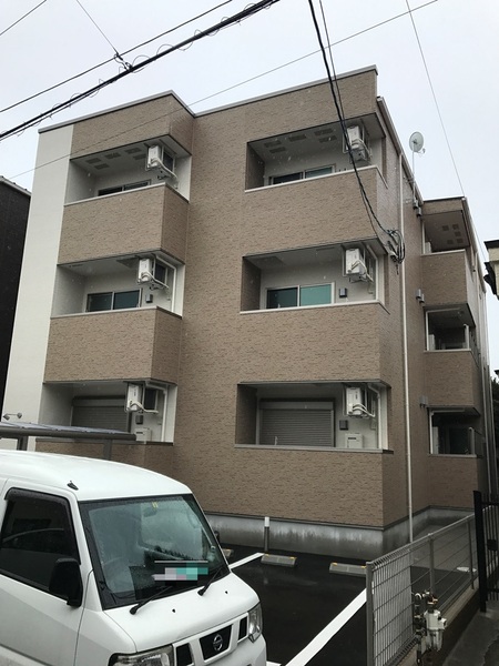 建物外観　オートロック付きでセキュリティ安心♪