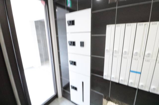 エントランス　宅配ボックス