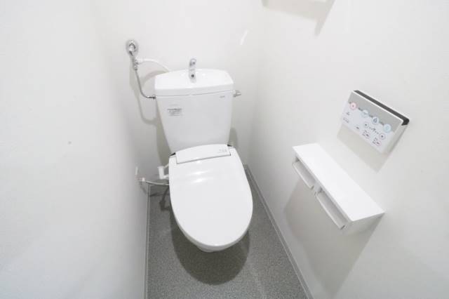トイレ　ウォシュレット付き！