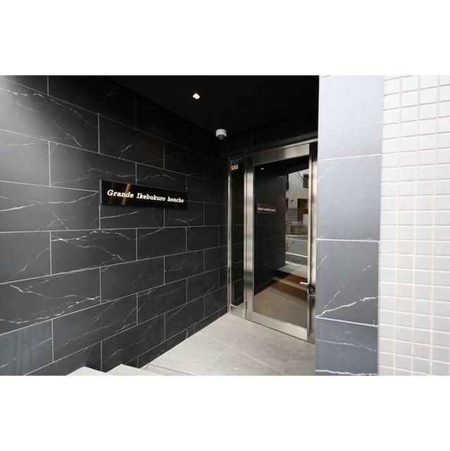 エントランス　清潔なエントランスです