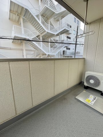 バルコニー　西向きのバルコニー※前回募集時の写真です
