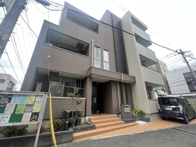 建物外観　築浅のオシャレな１LDKマンション♪※前回募集時の写真です