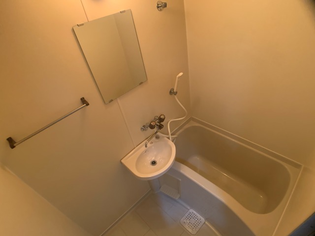 バス・シャワールーム　バストイレ別でおすすめです☆