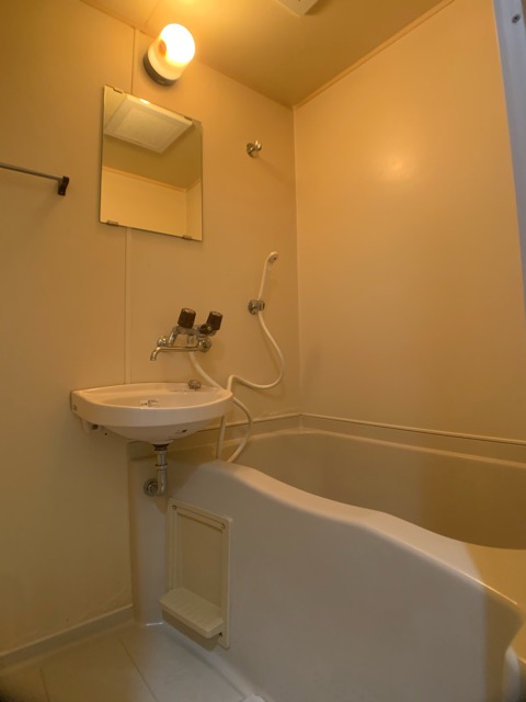 洗面設備　浴室内に洗面台があります♪