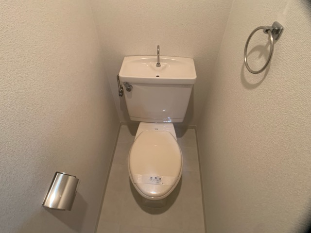 トイレ　シンプルで使いやすいトイレです♪