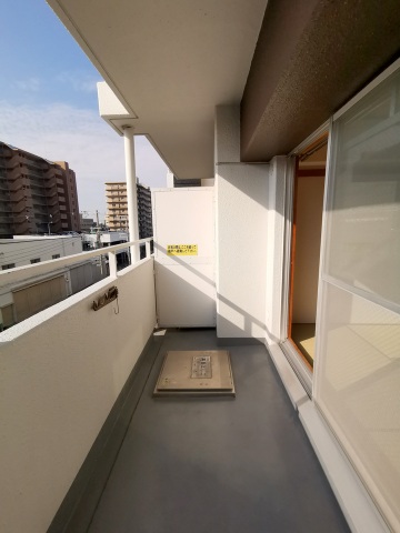 バルコニー　日当り良好の南向き
