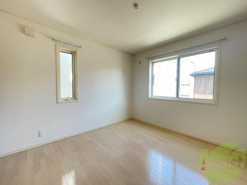 その他部屋・スペース　２階洋室のお部屋です！寝室にいかがでしょうか？