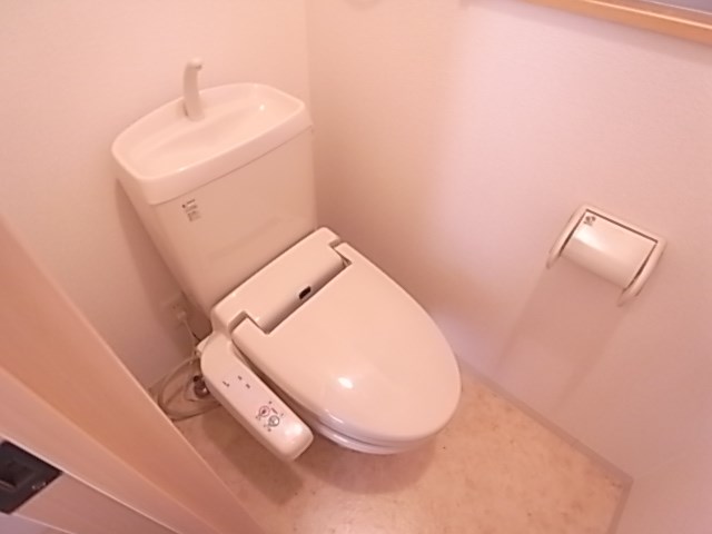 トイレ　トイレもきれいです