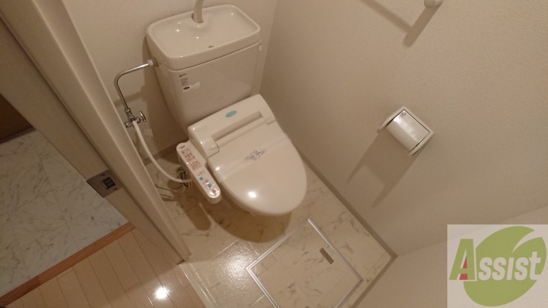 トイレ　こちらはトイレです。清潔感があり、安心して使用できます。
