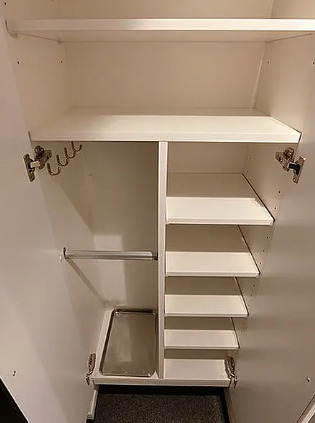 玄関　別部屋の画像を使用しております。