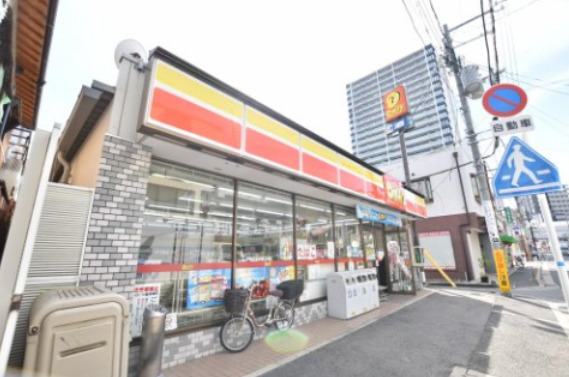 コンビニ　デイリーヤマザキ 高石羽衣駅前店（コンビニ）まで565m