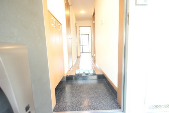 玄関　※別部屋の写真です