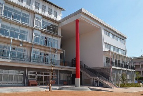 小学校　岡山市立西大寺小学校（小学校）まで511m