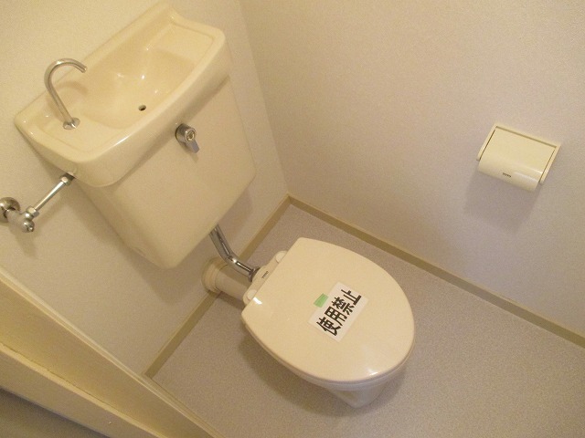 トイレ　清潔感のあるトイレです