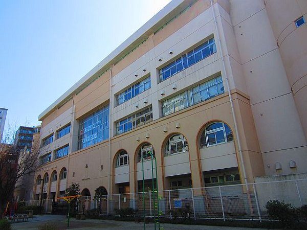 小学校　大正小学校（小学校）まで358m