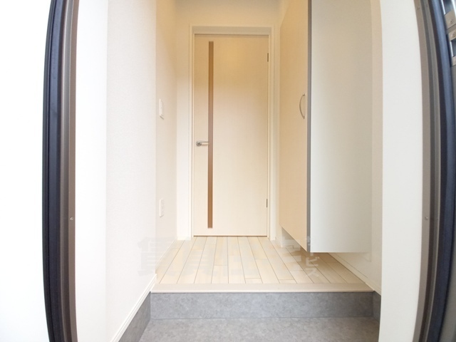 玄関　101号室写真