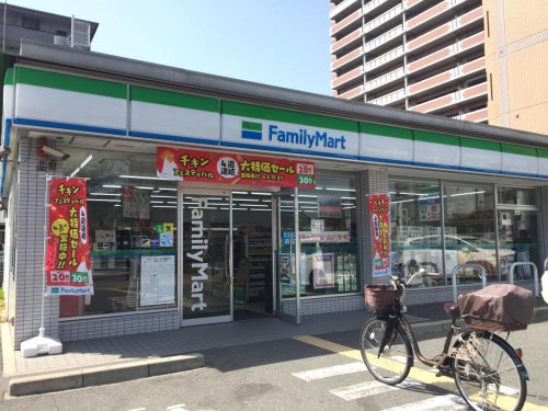 コンビニ　ファミリーマート 鶴見緑地東店（コンビニ）まで257m