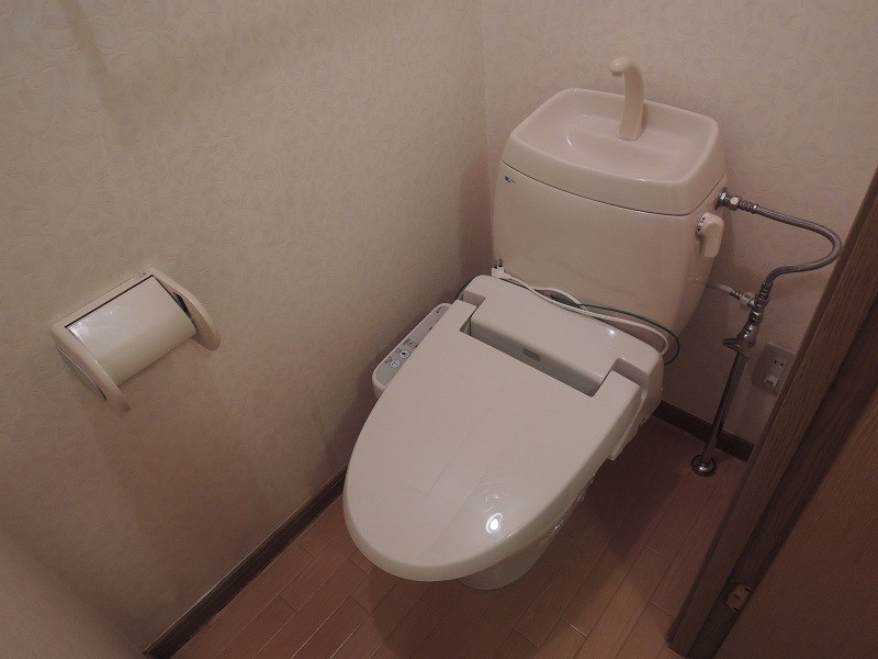 トイレ　お問い合わせは048-772-8202