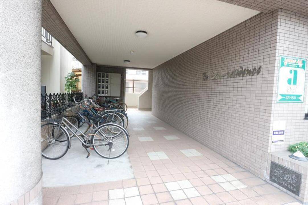 駐車場　駐輪場