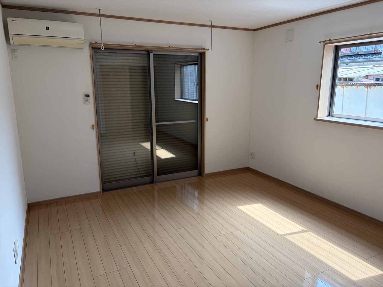 その他設備　掃き出し窓はシャッターつき