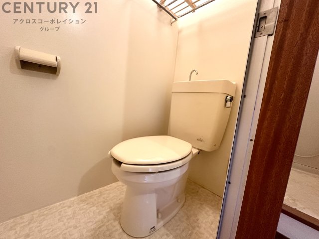 トイレ　シンプルで掃除のしやすいトイレです♪