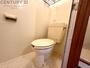 トイレ　シンプルで掃除のしやすいトイレです♪