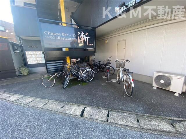 エントランス　ゆとりのあるエントランスです