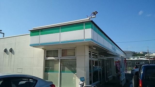 コンビニ　ファミリーマート西原中学校前店（コンビニ）まで400m
