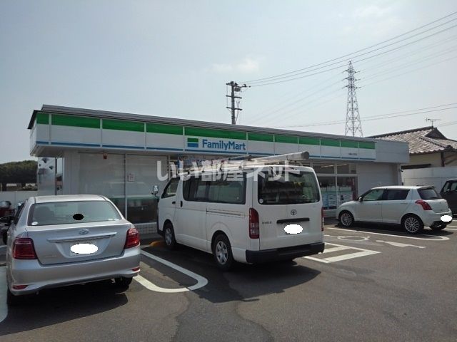 コンビニ　ファミリーマート 丸亀山北町店（コンビニ）まで1010m