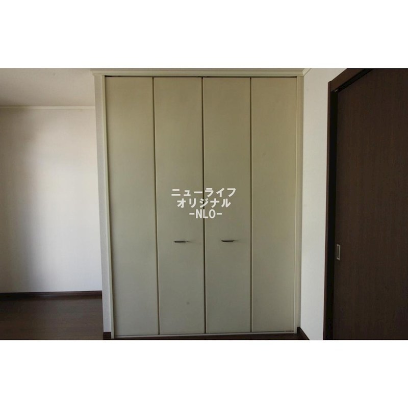 収納　衣類や荷物をすっきり収納できるクローゼット