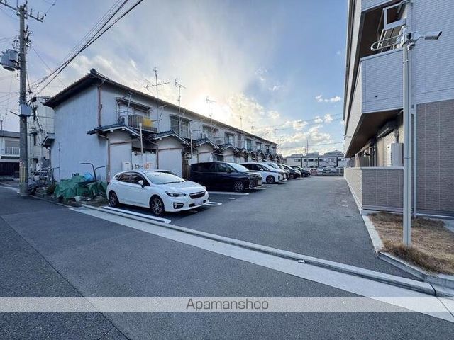 駐車場　駐車場