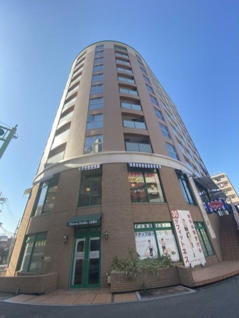 建物外観　１１階建ての賃貸マンション