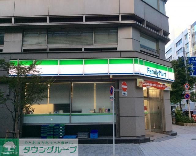 コンビニ　ファミリーマート新日本橋駅前店（コンビニ）まで138m