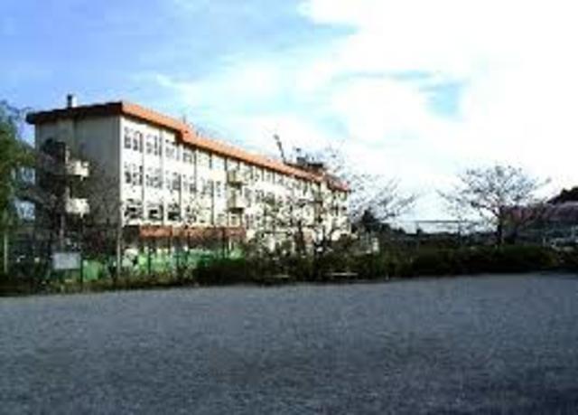 小学校　八王子市立緑が丘小学校（小学校）まで743m