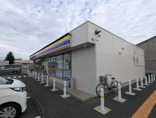 コンビニ　ミニストップ伊奈町中央店（コンビニ）まで366m