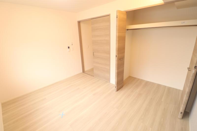 その他　洋室6帖　居室照明付きです。